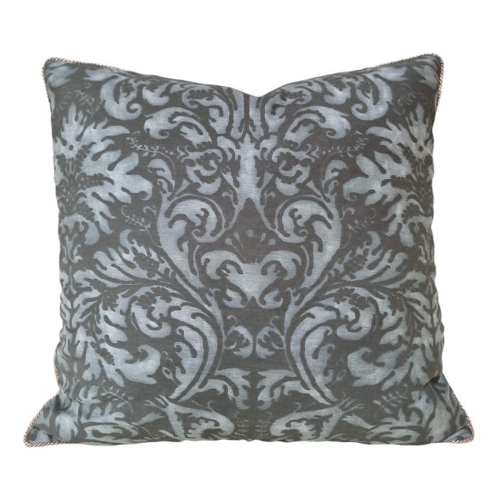 Housse de Coussin Fait Main en Tissu Fortuny Sevres Bistro Monotones