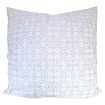 Housse de Coussin Fait Main en Tissu Fortuny Shiraz Bleu Poussière et Blanc